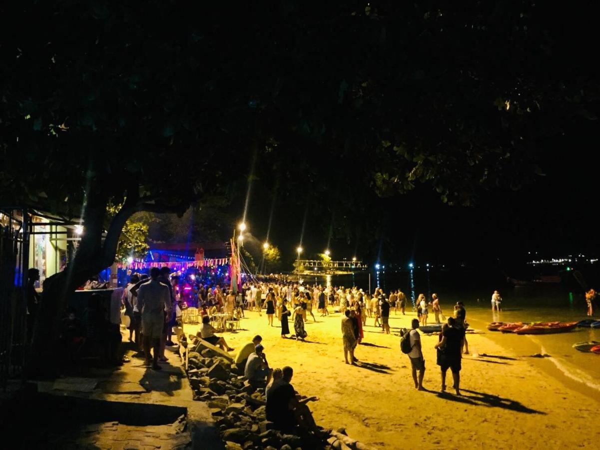 Dee Dee Sea Front Hostel Νησί Phi Phi Εξωτερικό φωτογραφία